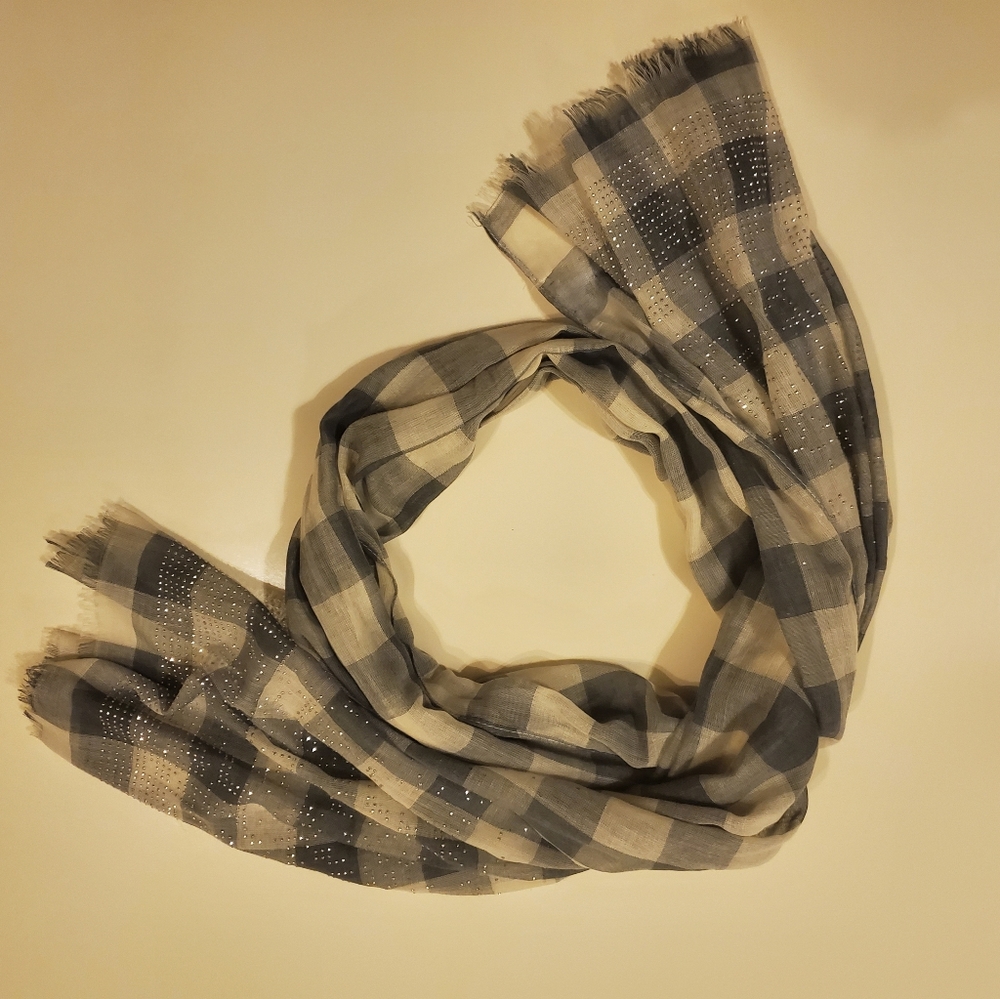 Light and dark gray scarf